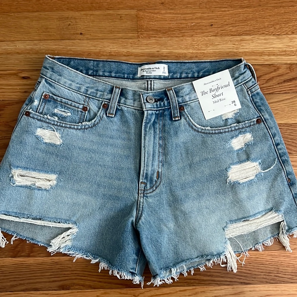 NWT Abercrombie & Fitch The Boyfriend Short